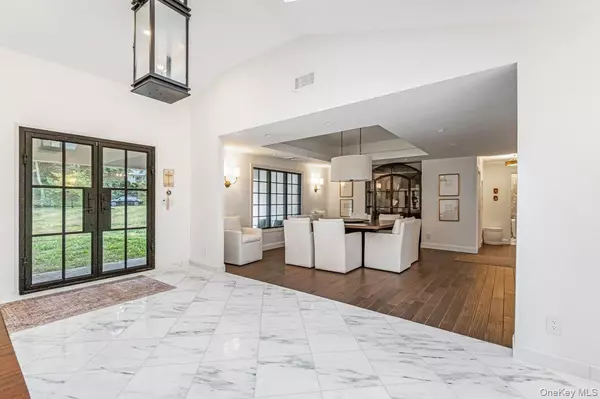 Dix Hills, NY 11746,32 Rustic Gate LN