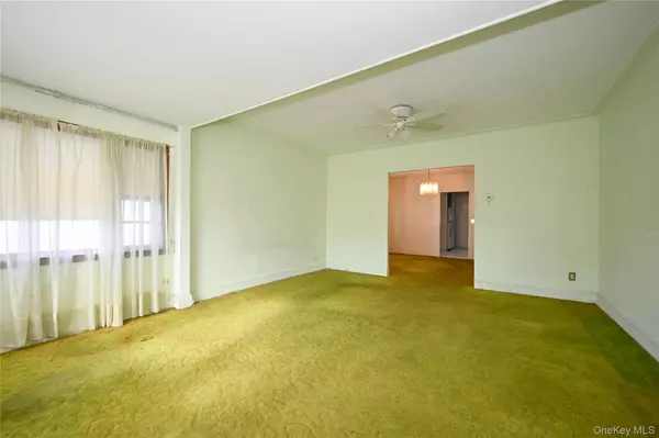 Forest Hills, NY 11375,102-03 62 DR