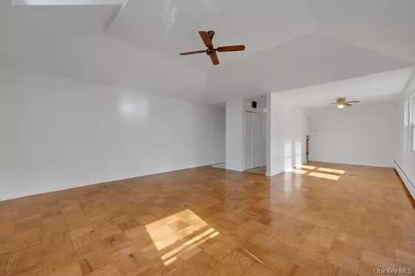 Bronx, NY 10465,24 Magnolia PL #24