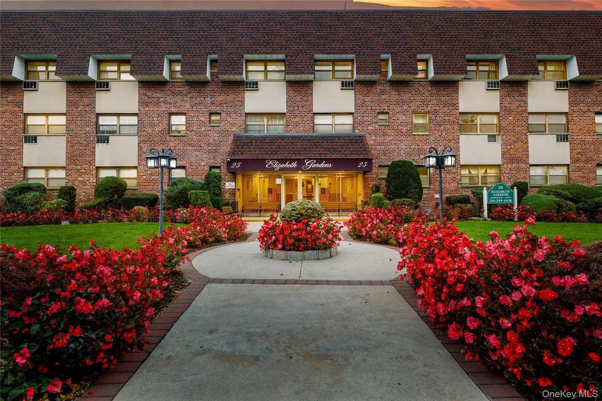 Farmingdale, NY 11735,25 Elizabeth ST #3H