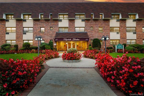 25 Elizabeth ST #3H, Farmingdale, NY 11735