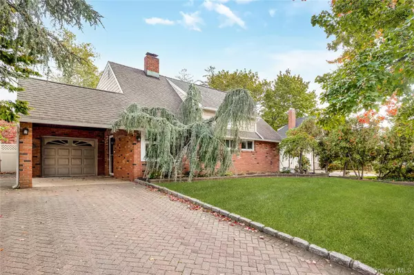Hicksville, NY 11801,37 Angle LN