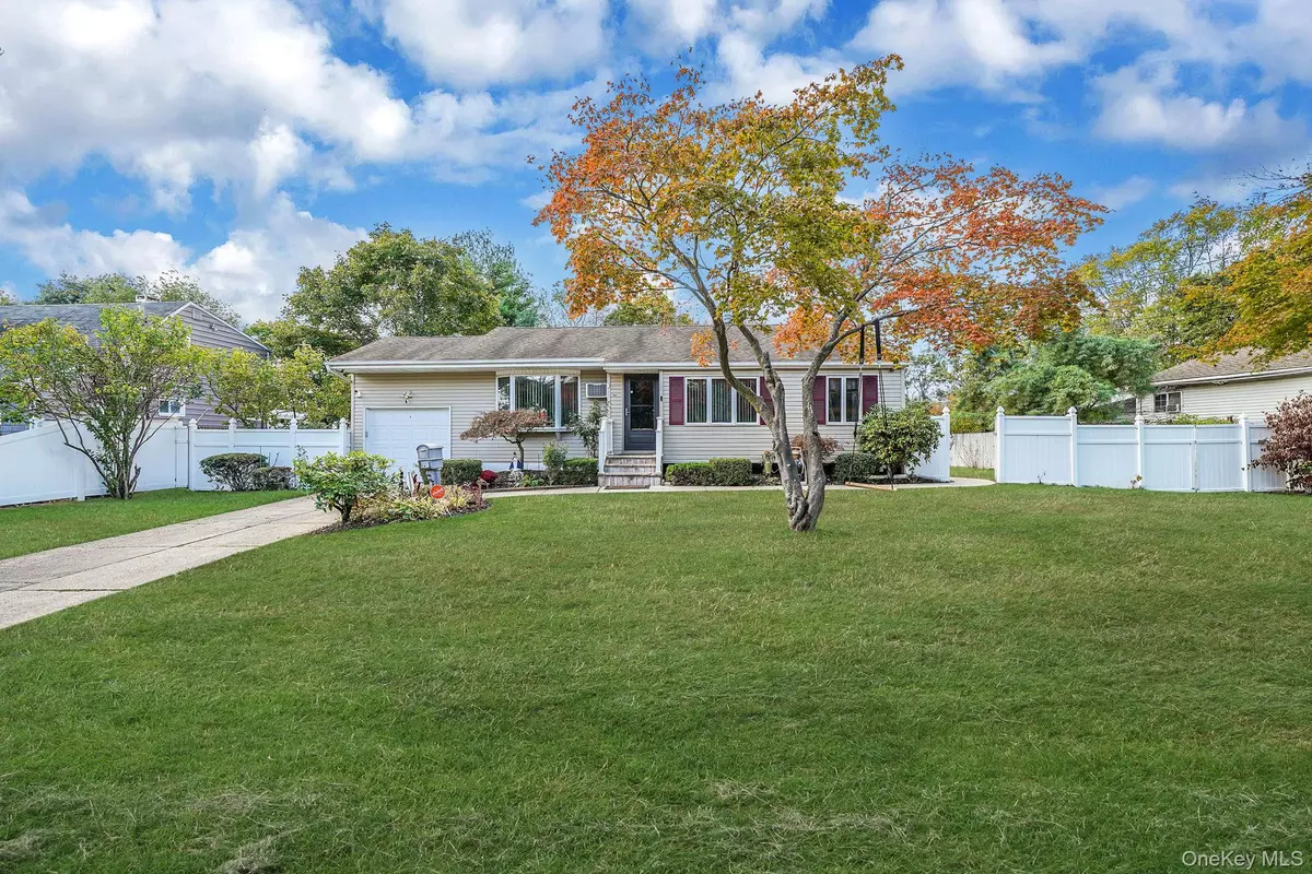Brentwood, NY 11717,24 Chanel DR