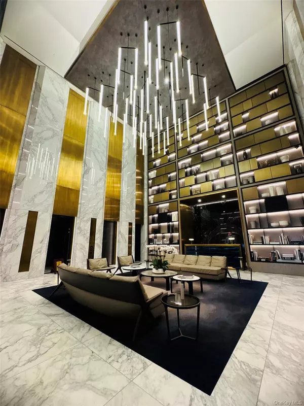 New York (manhattan), NY 10006,125 Greenwich ST #28B