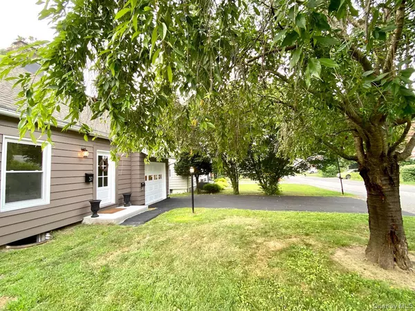 Poughkeepsie, NY 12603,31 Ziegler AVE