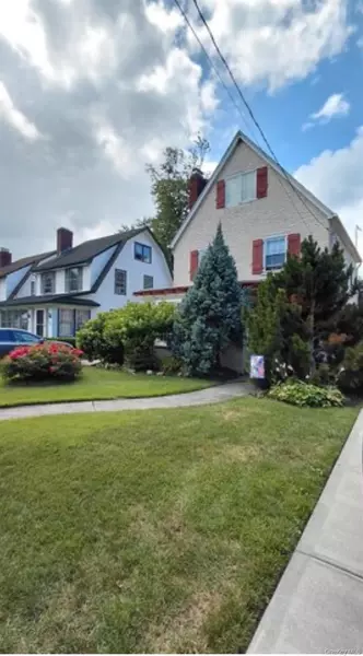 4172 Glenwood ST, Little Neck, NY 11363