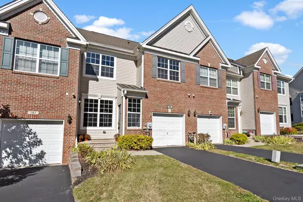 New Windsor, NY 12553,305 Balsam DR