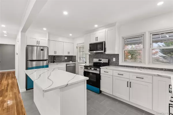 Lindenhurst, NY 11757,104 E Gates AVE