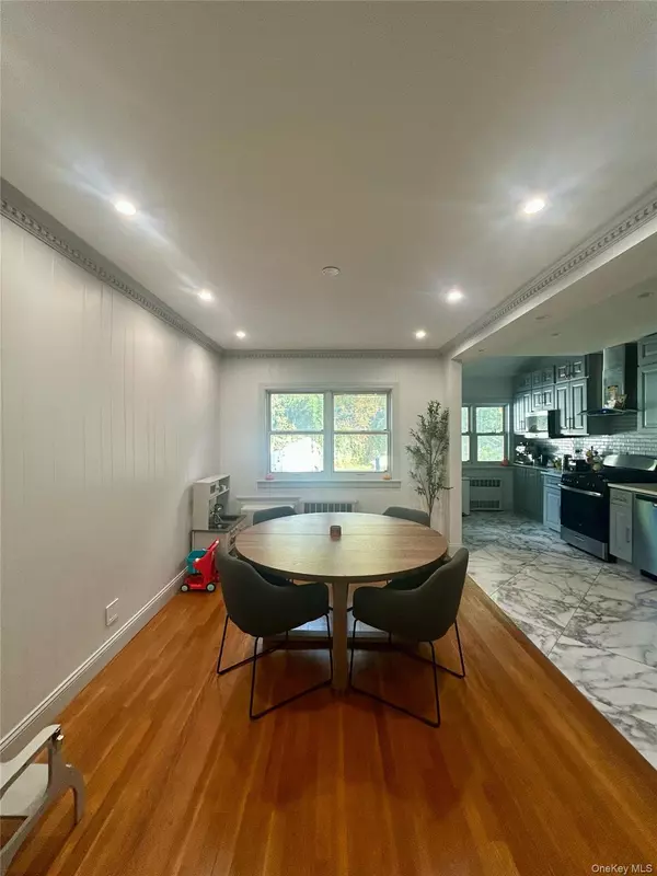 Rego Park, NY 11374,6543 Alderton ST