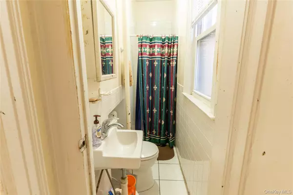 Richmond Hill S., NY 11419,10112 115th ST