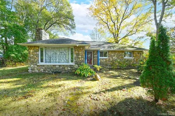 South Huntington, NY 11746,106 Iceland DR