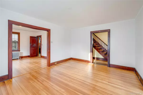 Westbury, NY 11590,31 Chestnut ST