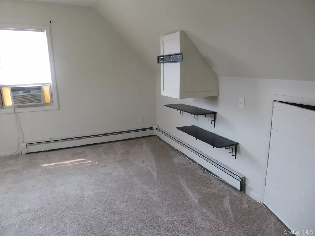 Bay Shore, NY 11706,9 Palfrey ST