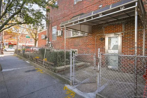 Corona, NY 11368,4902 99th ST