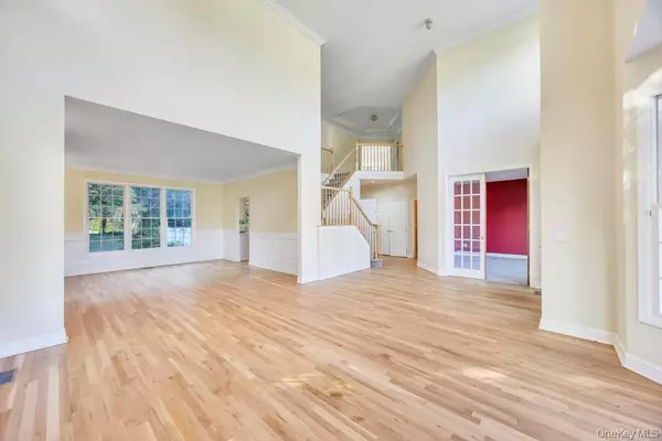 Locust Valley, NY 11560,9 Tappanwood DR