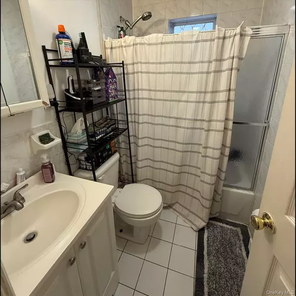 Bronx, NY 10465,2737 Lawton AVE