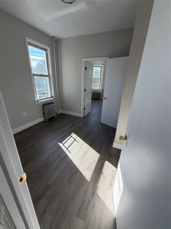 Yonkers, NY 10701,31 Spruce ST