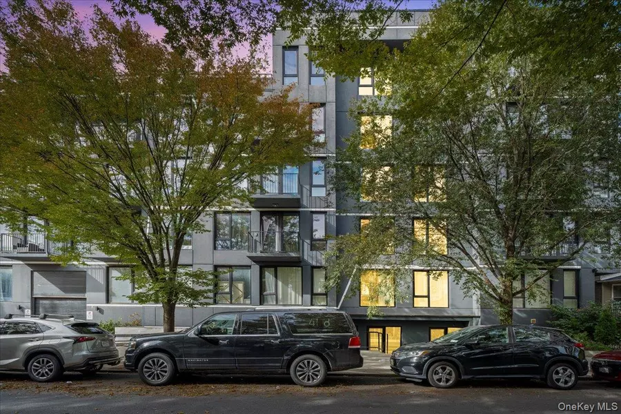 458 E 25th St #305, Brooklyn, NY 11226