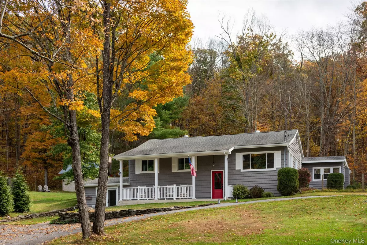 Clinton Corners, NY 12514,5654 Route 82