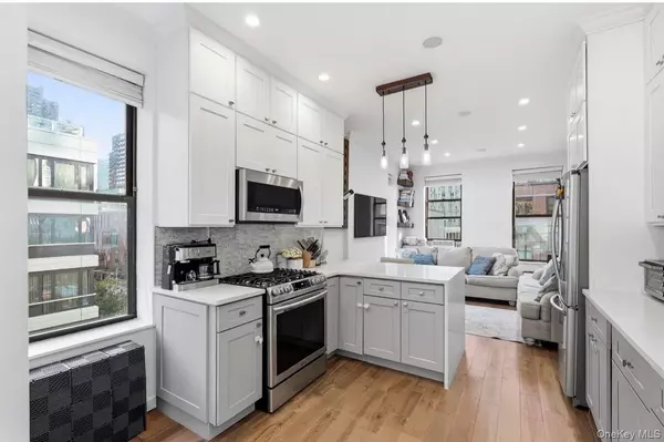 453 W 54th ST #4A, New York (manhattan), NY 10019