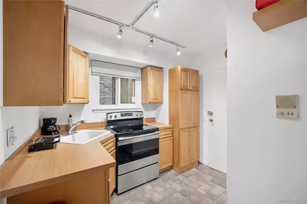 Astoria, NY 11103,31-20 41st ST