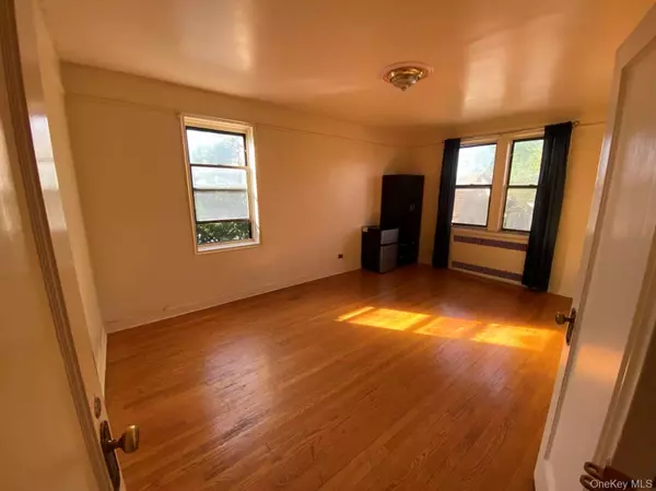 Elmhurst, NY 11373,40-35 Ithaca ST #3D