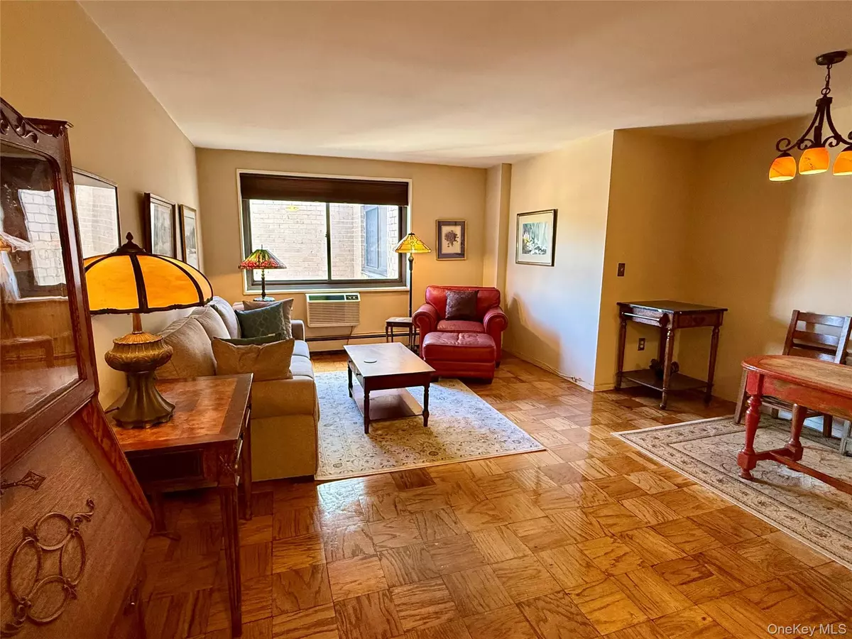 Hartsdale, NY 10530,100 E Hartsdale AVE #7RE