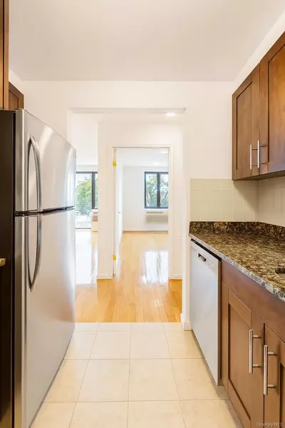 60-70 Woodhaven BLVD #3A, Elmhurst, NY 11373