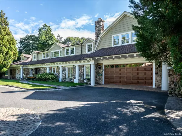 Manhasset, NY 11030,1054 Plandome RD