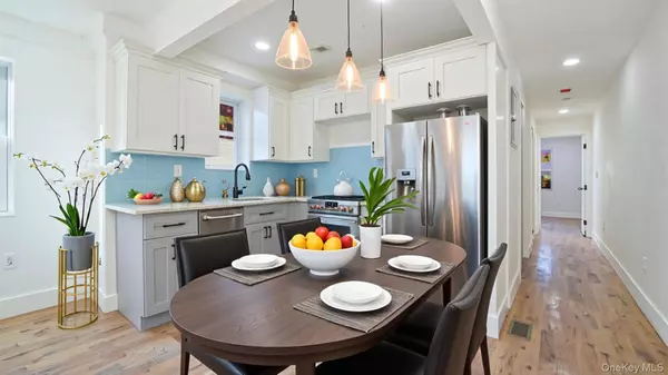 Bronx, NY 10469,1011 E 221st ST