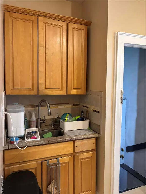 South Ozone Park, NY 11419,104-71 109 St #2