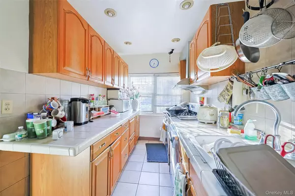 Woodside, NY 11377,34-34 62nd ST