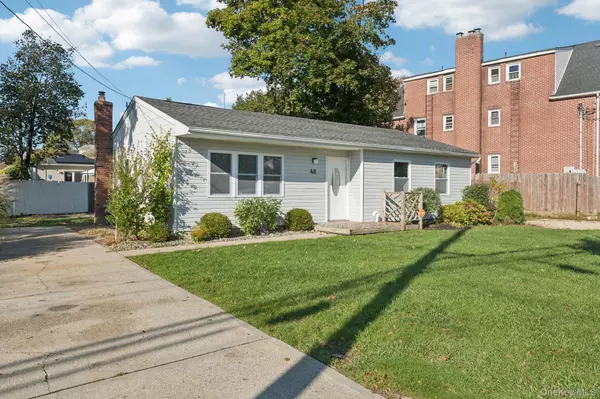 Bay Shore, NY 11706,48 Center AVE