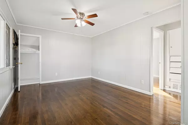 Brentwood, NY 11717,70 Heyward ST