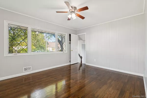 Brentwood, NY 11717,70 Heyward ST