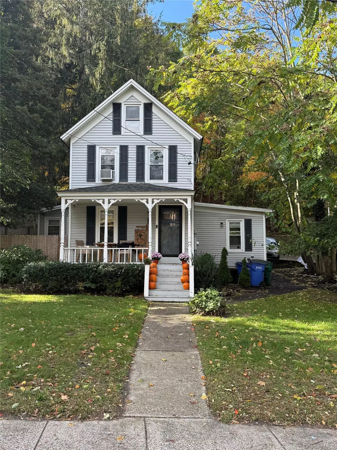 Port Jefferson, NY 11777,660 Main ST