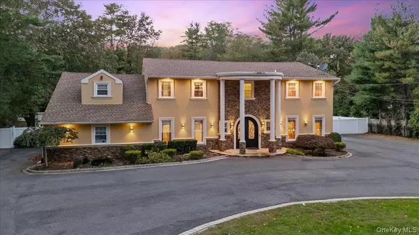 626 Caledonia RD, Dix Hills, NY 11746