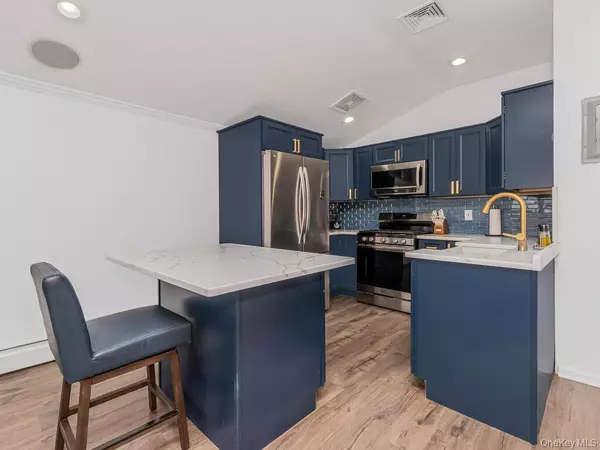 Bronx, NY 10464,240 Bowne ST #240B