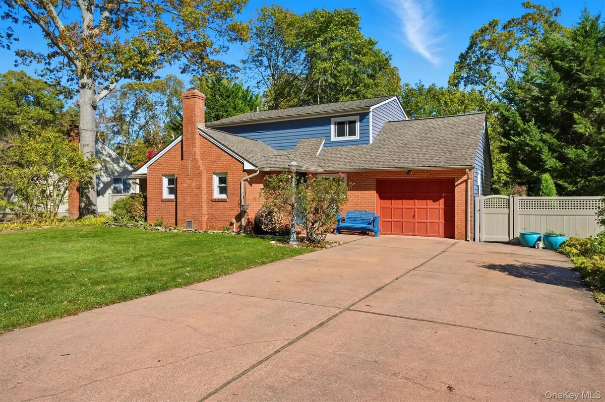 Nesconset, NY 11767,19 Marion ST