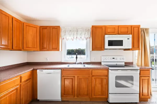 Mastic Beach, NY 11951,32 Shore DR #B
