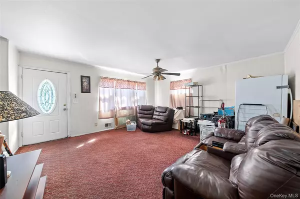 Bay Shore, NY 11706,1739 Harrison AVE