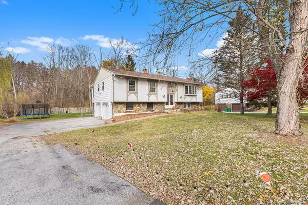 Poughkeepsie, NY 12603,17 Tamarack Hill DR