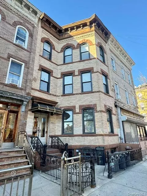 Ridgewood, NY 11385,1691 Linden ST