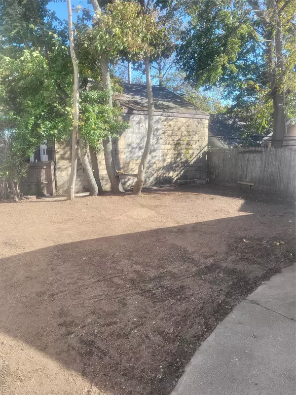 Long Beach, NY 11561,520 E Hudson ST