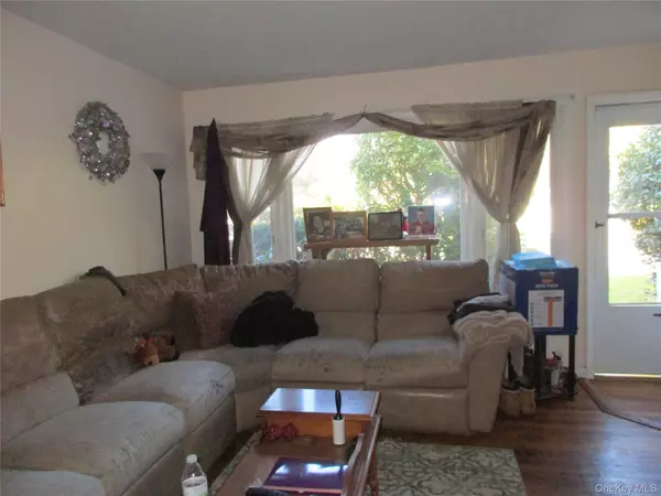 East Northport, NY 11731,110 Bellecrest AVE