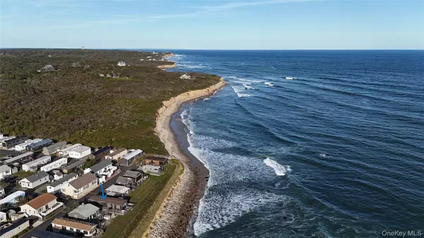 Montauk, NY 11954,100 Deforest RD #25