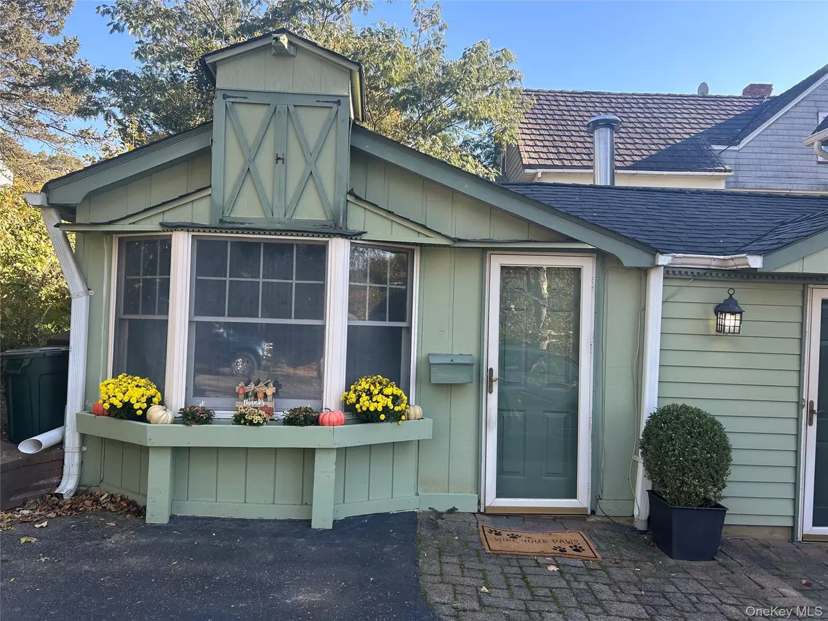 Northport, NY 11768,22 Church ST