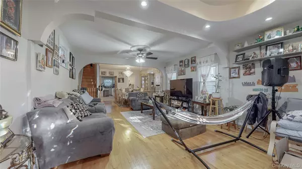 South Ozone Park, NY 11420,116-27 130th ST