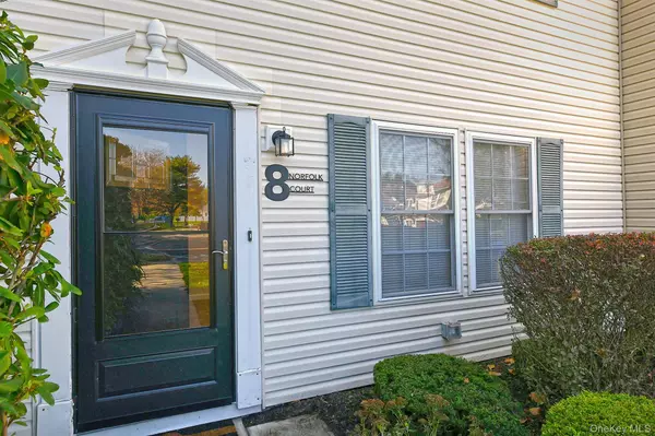 Coram, NY 11727,8 Norfolk CT