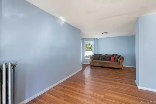 Roosevelt, NY 11575,119 Lincoln AVE